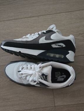 Nike Air Max 1 '87 Sneakers Men's 7 Women's 8.5